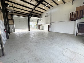 4821 Stamp Rd, Temple Hills, MD for lease Interior Photo- Image 2 of 5
