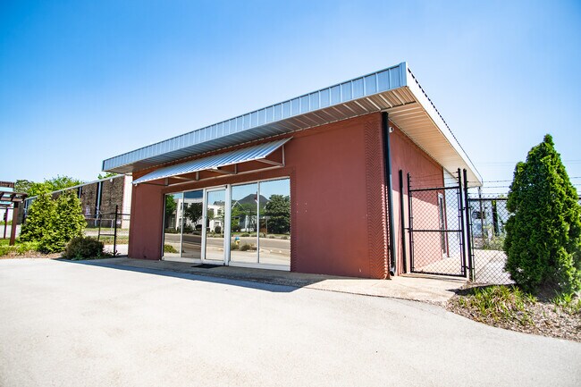 Plus de détails pour 1218 E Magnolia Ave, Knoxville, TN - Commerce de détail à louer
