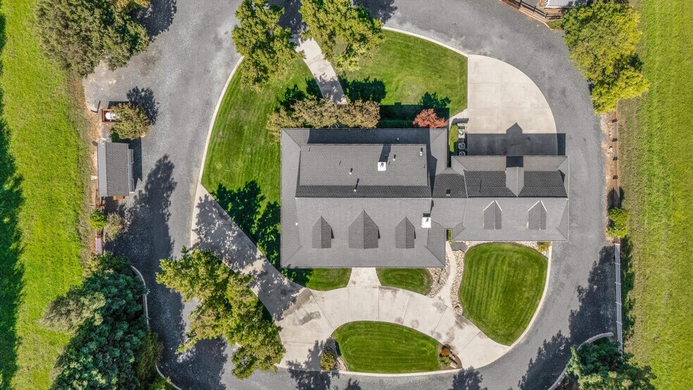 30999 Grooms Rd, Oakdale, CA à vendre - Photo du bâtiment - Image 2 de 89