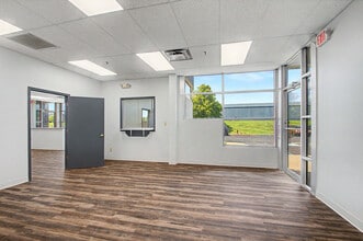 7301 Georgetown Rd, Indianapolis, IN for lease Interior Photo- Image 2 of 6