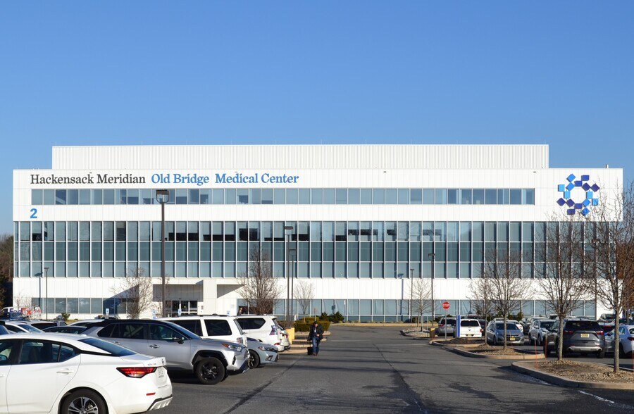 2 Hospital Plz, Old Bridge, NJ for lease - Building Photo - Image 1 of 20