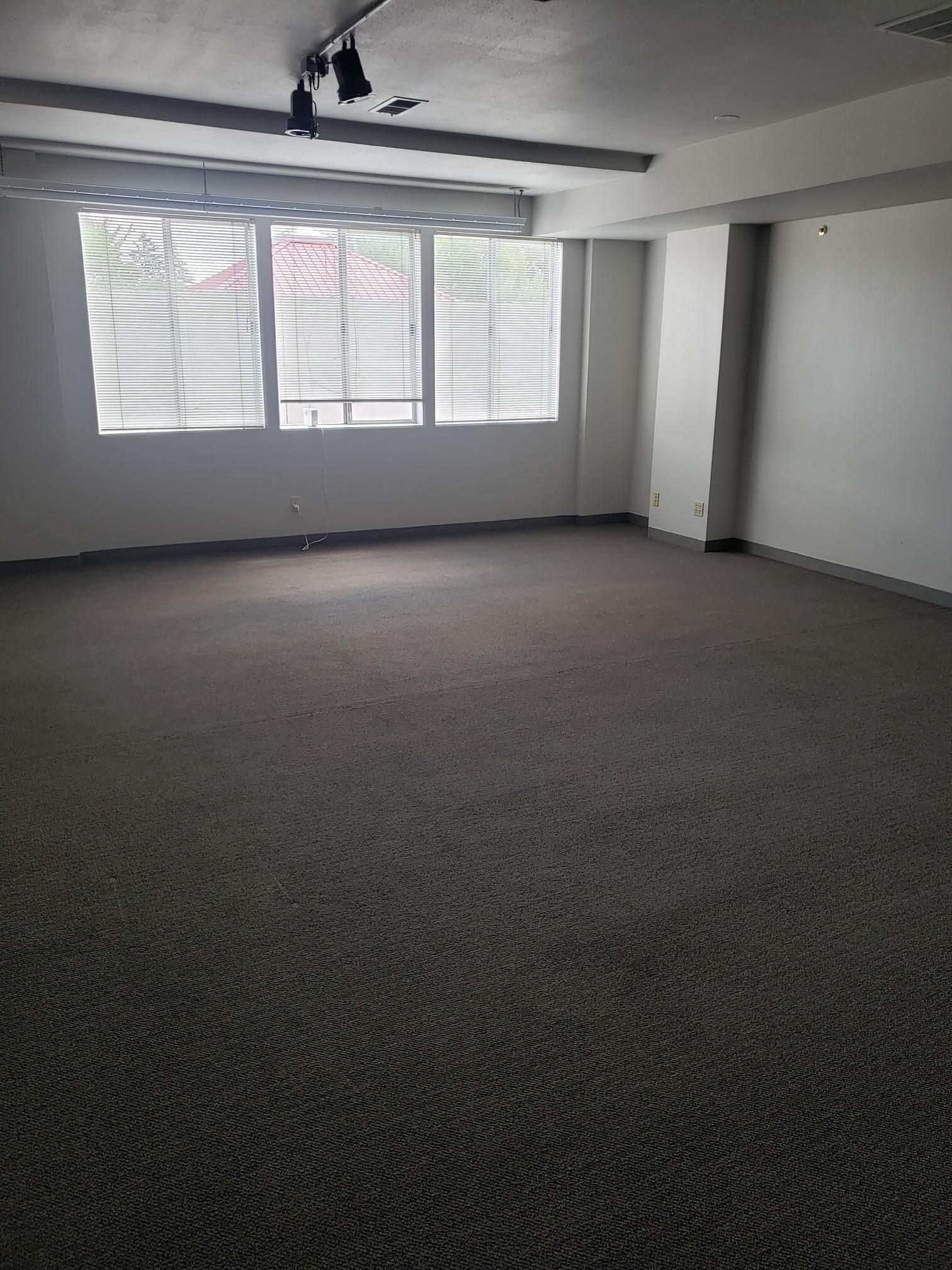 6200 S Virginia Ave, Portland, OR for lease Building Photo- Image 1 of 3