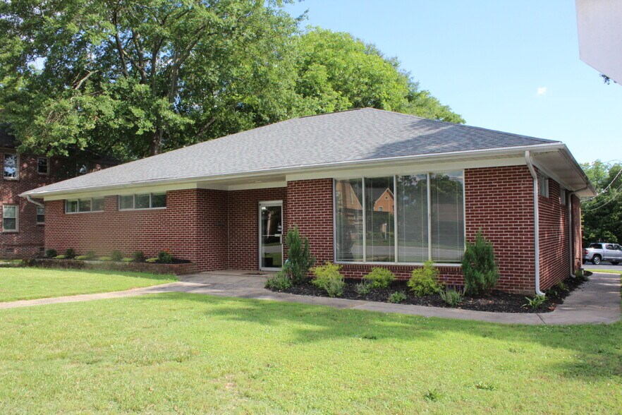 309 W Poinsett St, Greer, SC à louer - Photo principale - Image 1 de 9
