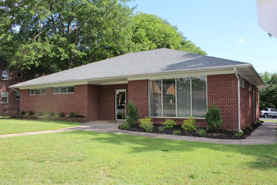 309 W Poinsett St, Greer, SC for lease - Primary Photo - Image 1 of 9