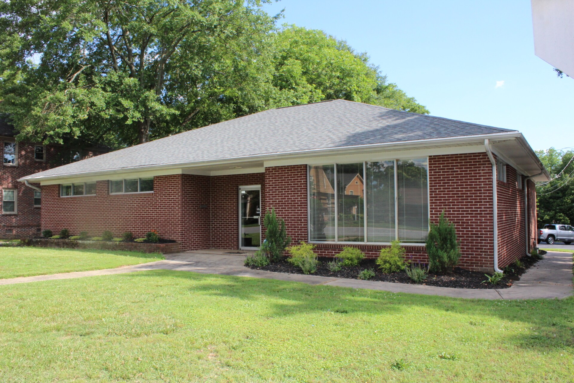 309 W Poinsett St, Greer, SC à louer Photo principale- Image 1 de 10
