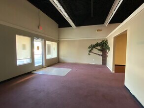 401 SW 1st St, Paoli, IN à louer Photo intérieure- Image 2 de 8