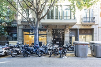 Office/Retail in Barcelona, Barcelona for lease Interior Photo- Image 1 of 36