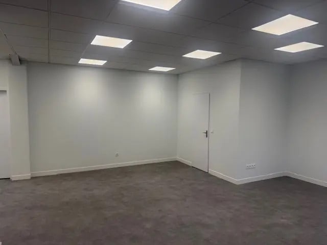 19 Rue De Comboire, Échirolles for lease - Interior Photo - Image 3 of 15