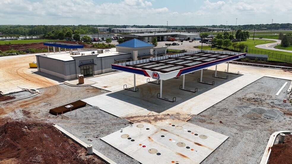 6240 Greenbrier Pkwy NW, Madison, AL for sale - Building Photo - Image 1 of 6