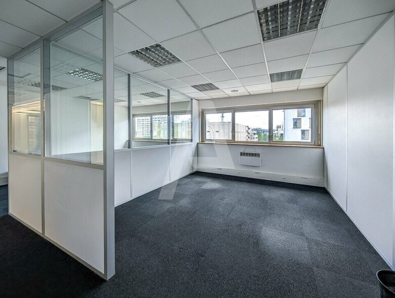 4 Avenue Emile Baudot, Massy for lease - Interior Photo - Image 3 of 14