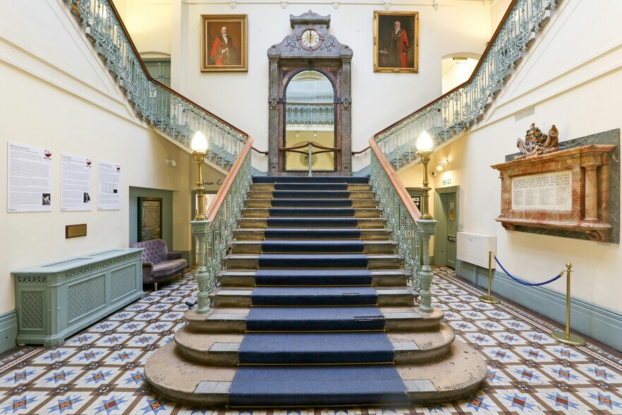 213 Haverstock Hl, Londres à louer - Photo du bâtiment - Image 3 de 6