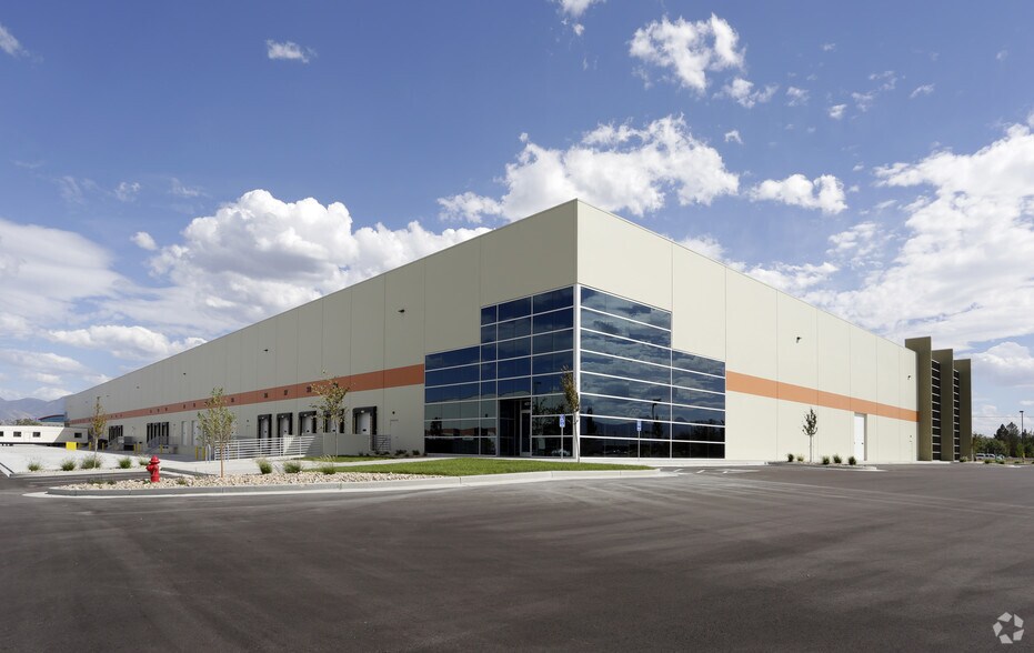 4902 W 2100 S, Salt Lake City, UT à louer - Photo du bâtiment - Image 3 de 3