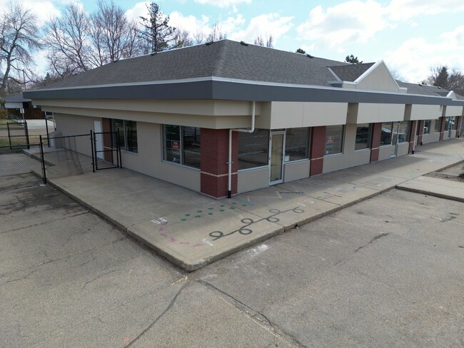 More details for 10404 99 Ave, Fort Saskatchewan, AB - Retail for Lease