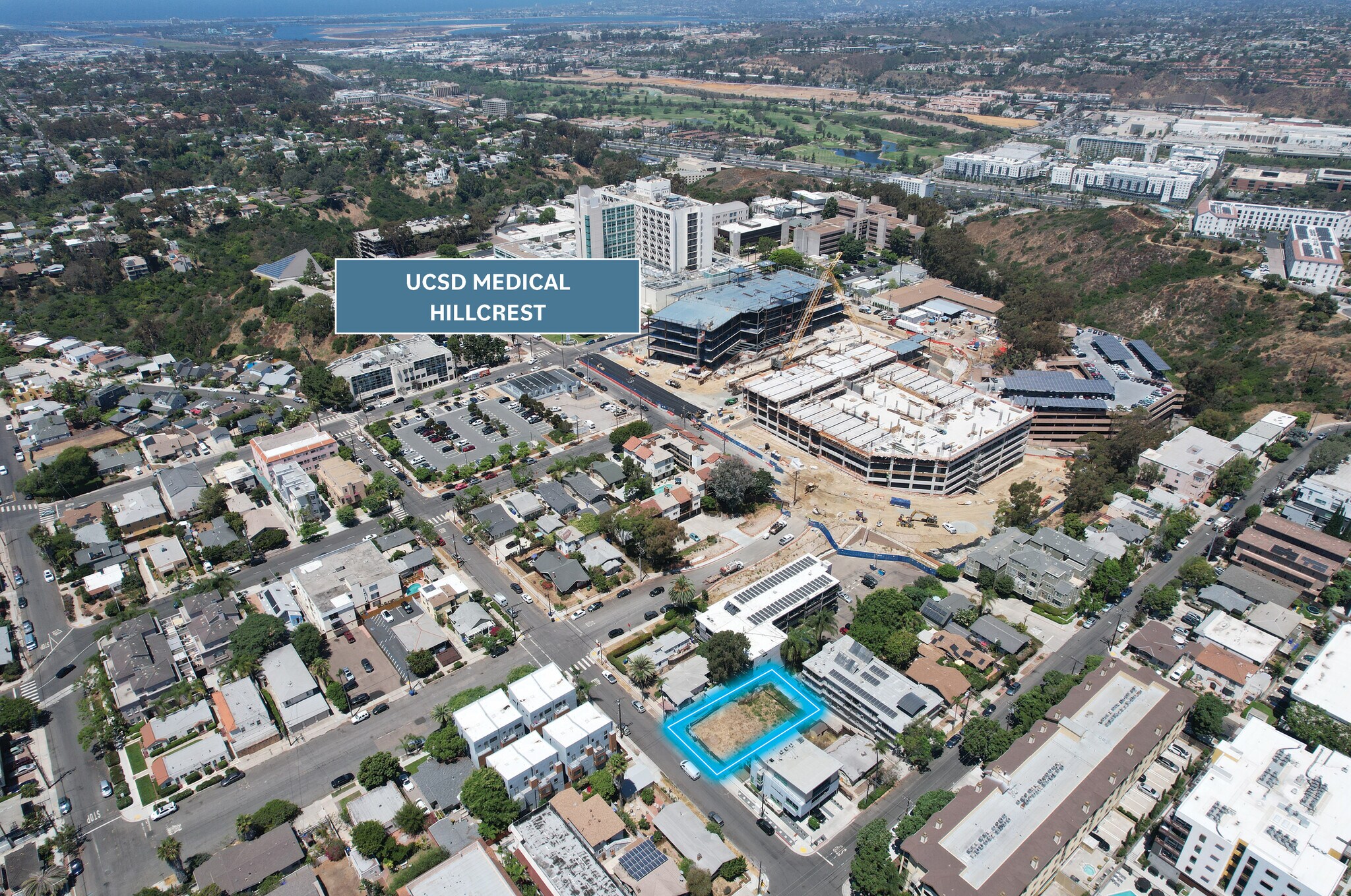 220 Montecito Way, San Diego, CA à vendre Photo du bâtiment- Image 1 de 2