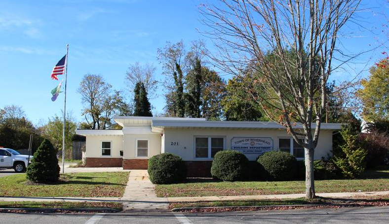 201 Howell Ave, Riverhead, NY for sale Primary Photo- Image 1 of 1