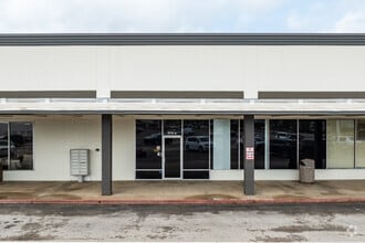 701-731 W Davis St, Houston, TX for lease Building Photo- Image 1 of 7