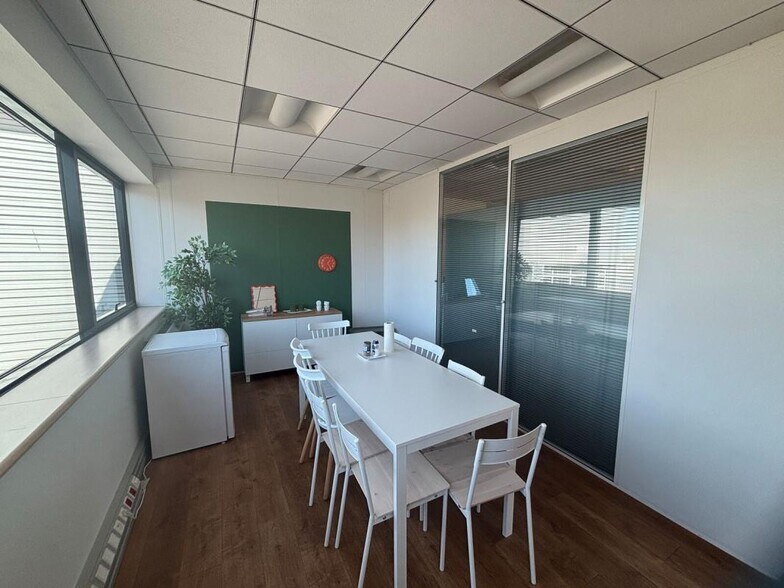 Flex dans Gennevilliers à louer - Photo du bâtiment - Image 2 de 10