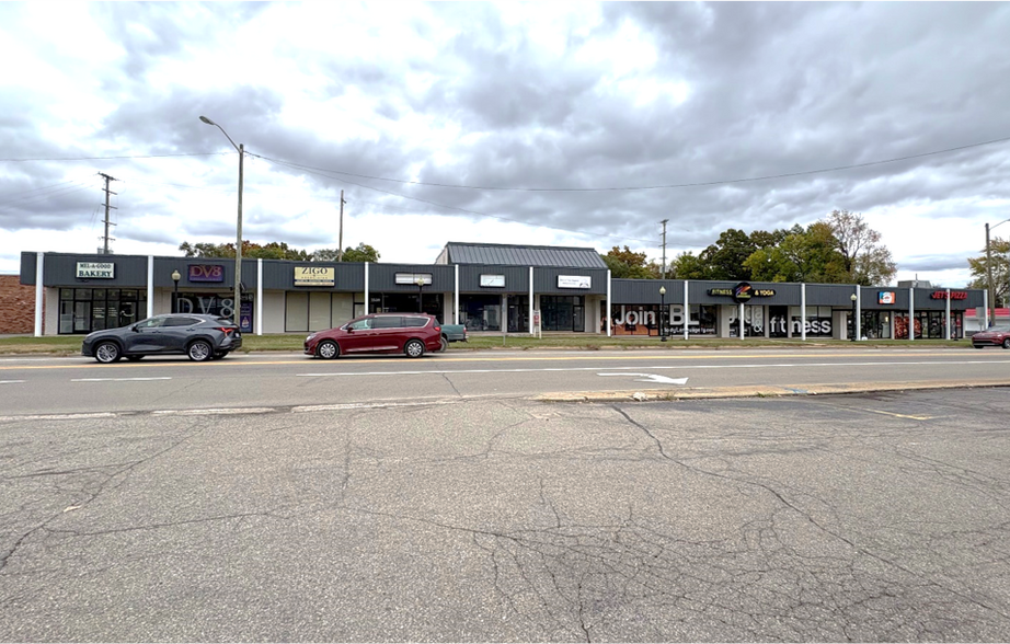 1529-1575 Union Lake Rd, Commerce Township, MI for lease - Building Photo - Image 1 of 3