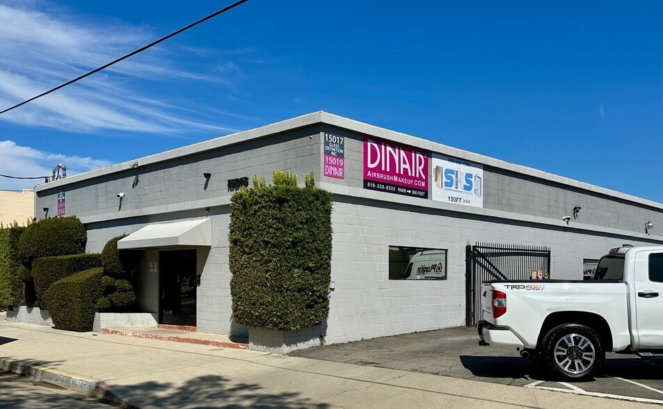 15013-15019 Califa St, Van Nuys, CA for lease - Building Photo - Image 3 of 7