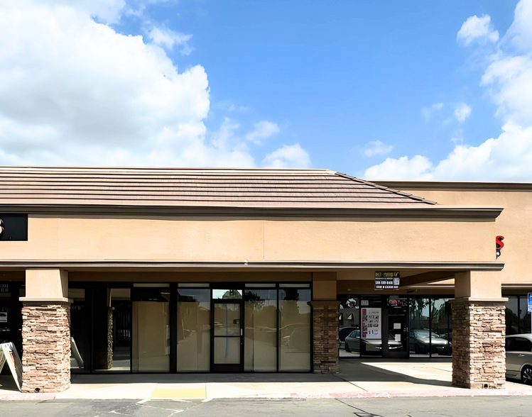 7006 N Cedar Ave, Fresno, CA for lease - Building Photo - Image 2 of 5