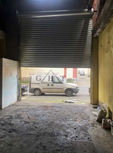 Industriel dans Montreuil à vendre - Photo du bâtiment - Image 2 de 2