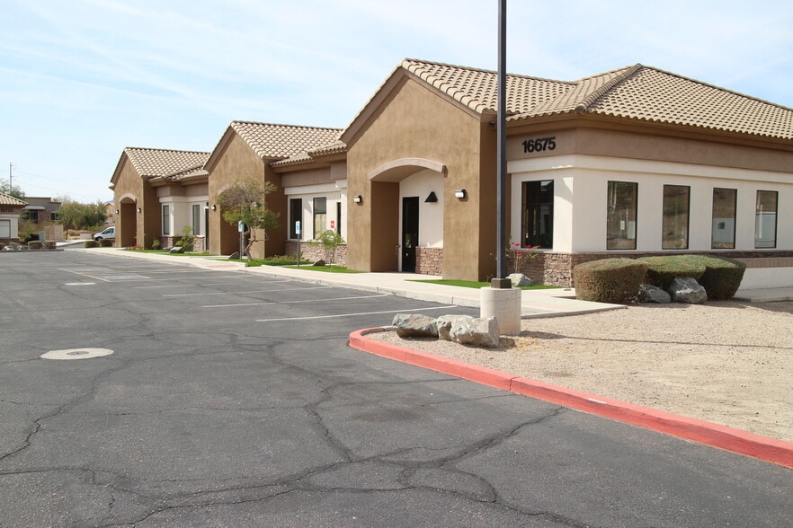 16675 S Desert Foothills Pky, Phoenix, AZ for lease - Building Photo - Image 3 of 7