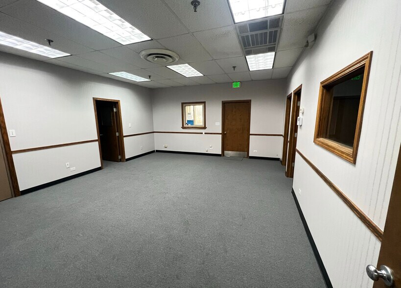 539 W Algonquin Rd, Arlington Heights, IL à vendre - Photo du bâtiment - Image 3 de 12