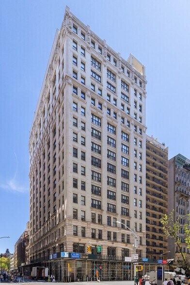 79 Fifth Ave, New York, NY à louer - Photo du bâtiment - Image 3 de 6