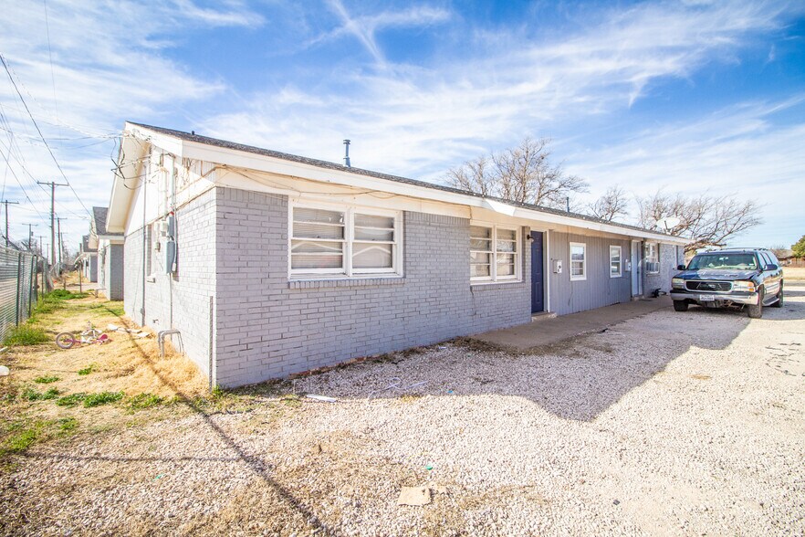 2715 E 2nd St, Lubbock, TX à vendre - Photo du bâtiment - Image 2 de 12