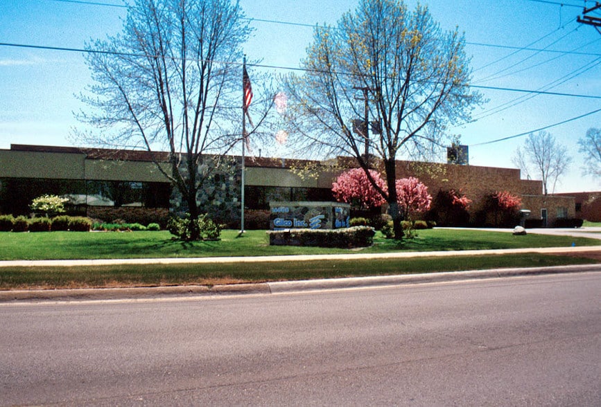 16000 Common Rd, Roseville, MI à vendre - Photo du bâtiment - Image 2 de 13