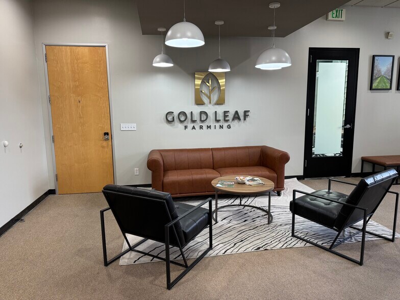 1012 11th St, Modesto, CA à louer - Photo du bâtiment - Image 3 de 47