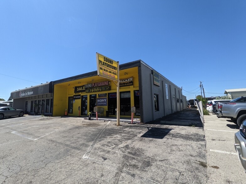 910-912 Del Prado Blvd S, Cape Coral, FL for lease - Building Photo - Image 3 of 21