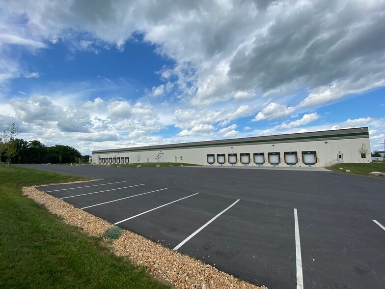 411 Brooke Rd, Winchester, VA for lease - Building Photo - Image 3 of 18