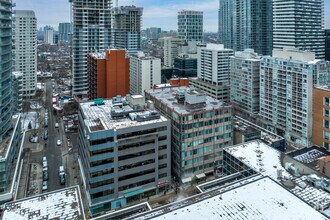 55 Eglinton Av E, Toronto, ON - Aérien  Vue de la carte