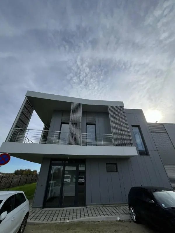 Flex in Chanteloup-en-Brie for sale Building Photo- Image 1 of 9