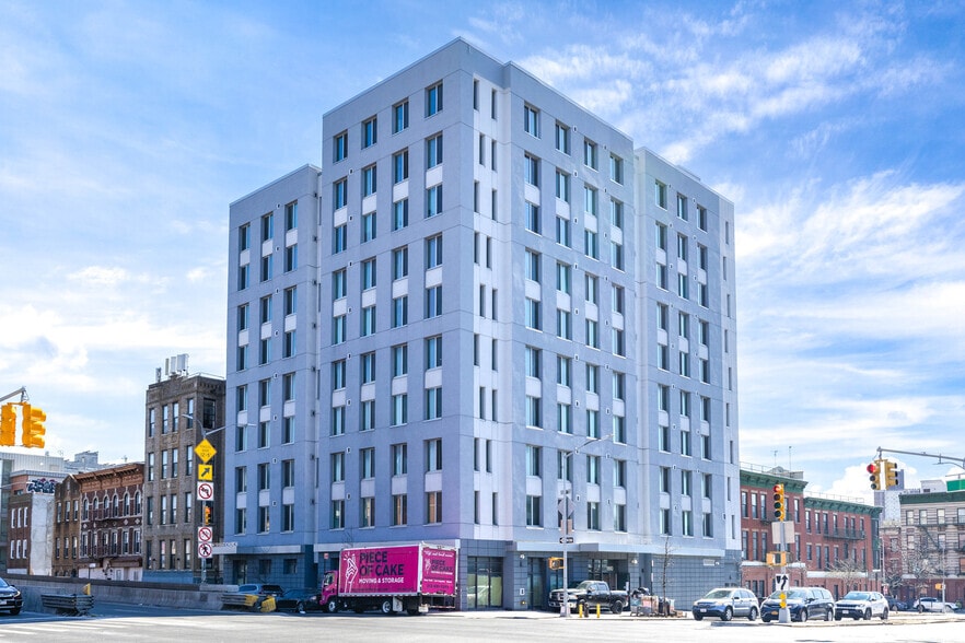 1860 Eastern Pky, Brooklyn, NY for lease - Building Photo - Image 3 of 5