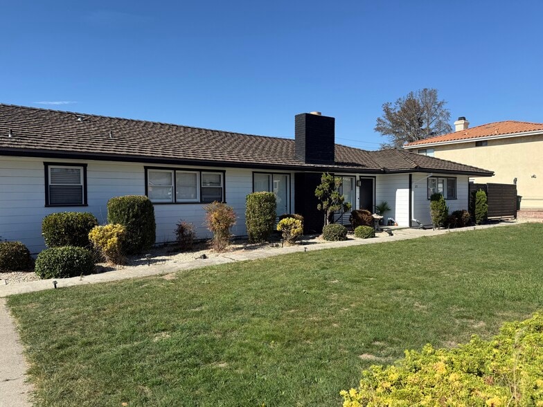 325 Harsin Ln, Santa Maria, CA for sale - Building Photo - Image 3 of 6