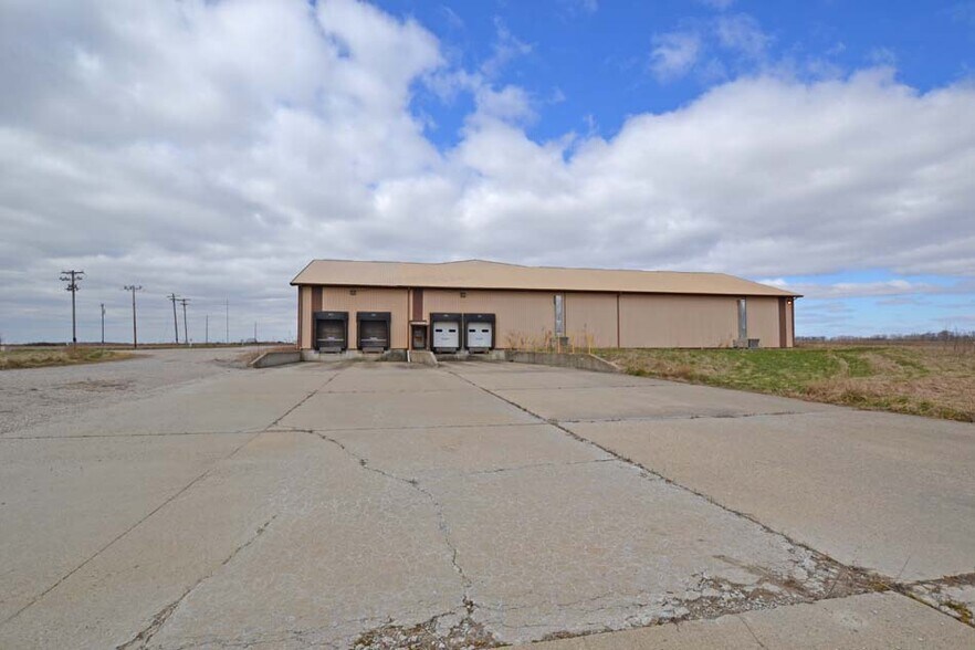 7656 E 700th Ave, Robinson, IL à louer - Photo du bâtiment - Image 2 de 22