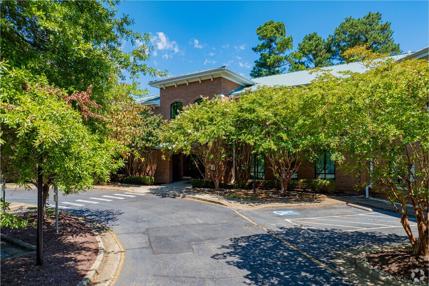 610 Jones Ferry Rd, Carrboro, NC for sale - Building Photo - Image 3 of 55