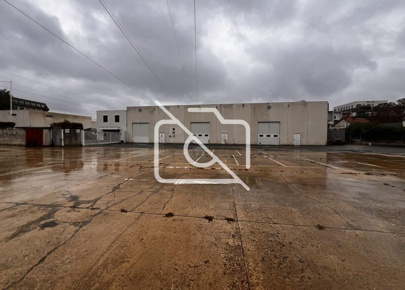 Industrial in Vitry-sur-Seine for lease - Building Photo - Image 1 of 11