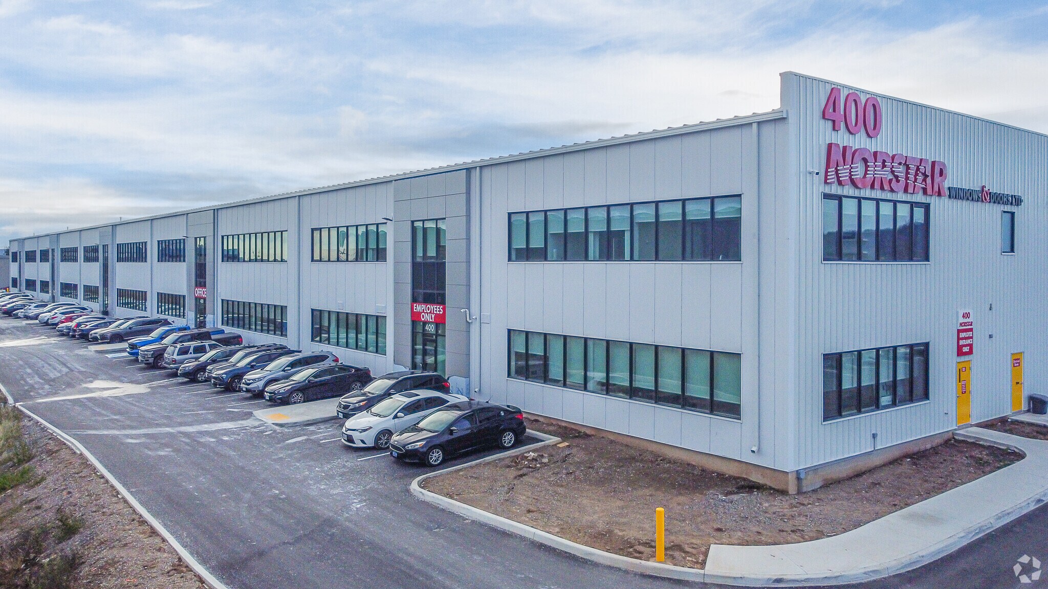 400 Mcneilly Rd, Stoney Creek, ON for sale Primary Photo- Image 1 of 1