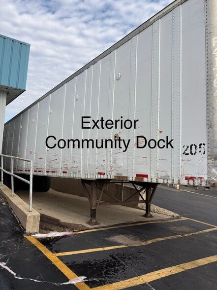 75 McMillen Rd, Antioch, IL for lease - Building Photo - Image 3 of 21