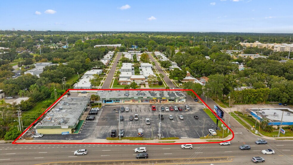 1300 E Bay Dr, Largo, FL à vendre - Photo du bâtiment - Image 2 de 10