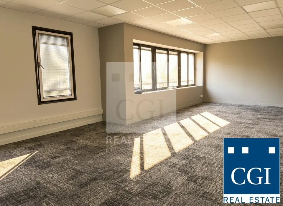 Office in La Tronche for lease Building Photo- Image 1 of 5