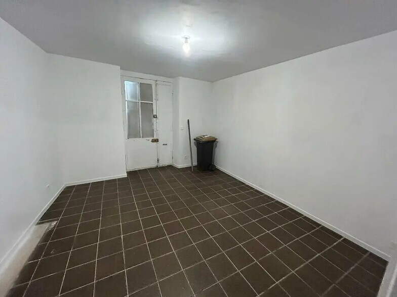 Local d'activités dans Cavaillon à vendre - Photo du bâtiment - Image 2 de 12