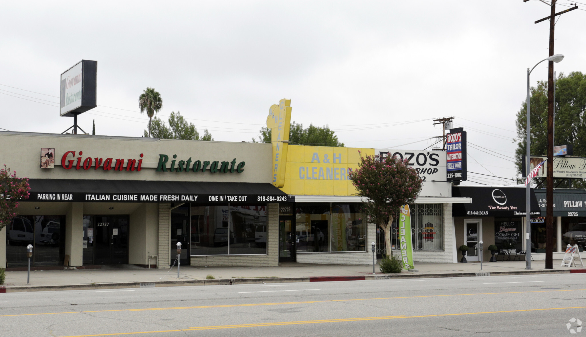 22731-22735 Ventura Blvd, Woodland Hills, CA for lease Primary Photo- Image 1 of 4