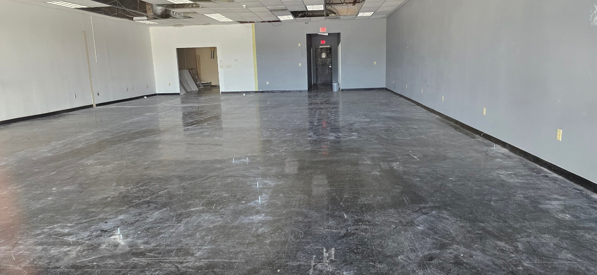 101-143 City Smitty Dr, Saint Marys, GA for lease Interior Photo- Image 1 of 2