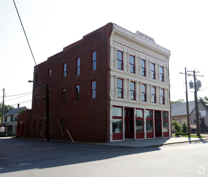 301 E Main St, Remington, VA à vendre - Photo principale - Image 1 de 1