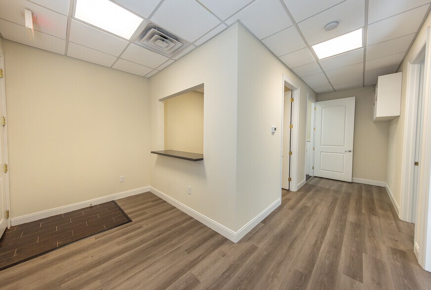 2020 82nd St, Lubbock, TX for lease - Interior Photo - Image 3 of 13