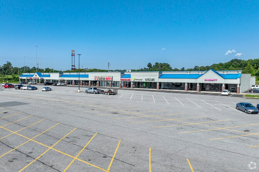 200 Market Dr, Emporia, VA for lease - Building Photo - Image 1 of 22